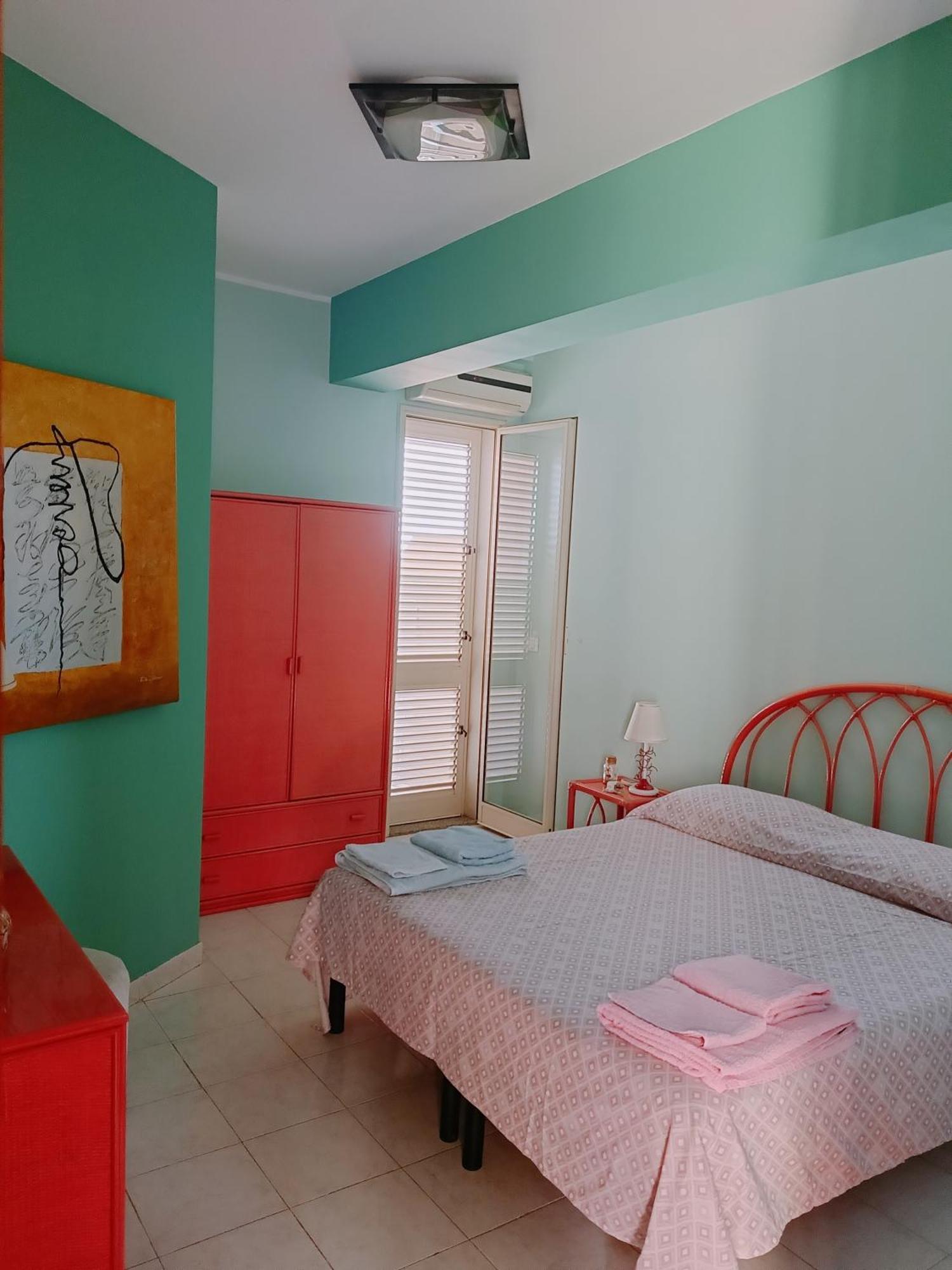 Mirone Apartment Fronte Mare Beachfront House Roccalumera Exterior foto